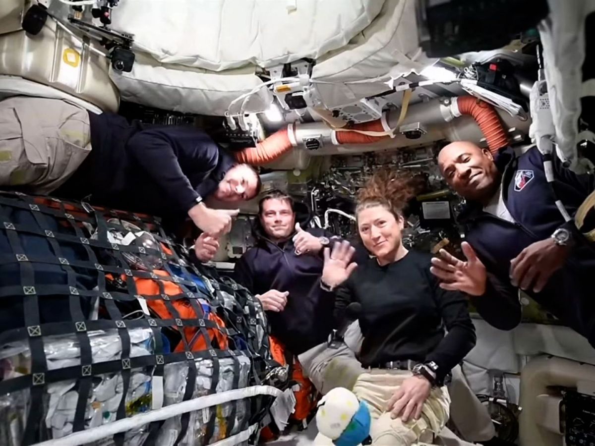 La tripulación de Artemis II supera el récord del vuelo espacial tripulado más lejano.